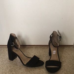 Old navy velvet heels
